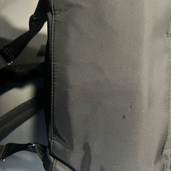 HP Baggallini Black Travel Backpack - Picture 8 of 8